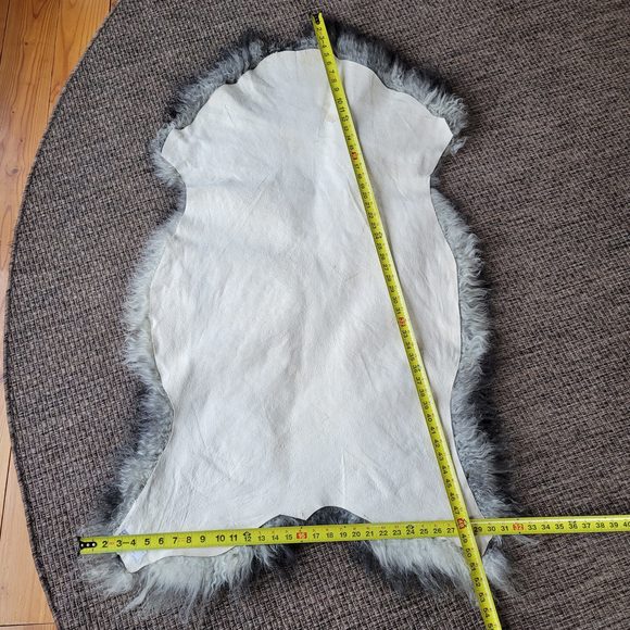 Gotland Crossbreed Sheepskin Rug - Very Large Gray Sheepskin Throw  53" x 32" - Picture 5 of 5